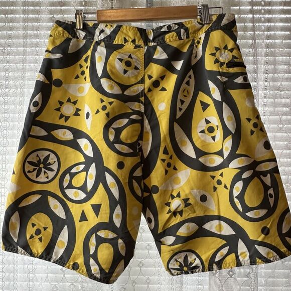 Patagonia Men’s Swimsuit Board Shorts Yellow and Grey Geometric Pattern Size 35 - Picture 5 of 5